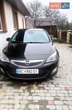 Opel Astra  2011