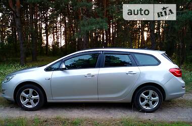 Opel Astra  2010