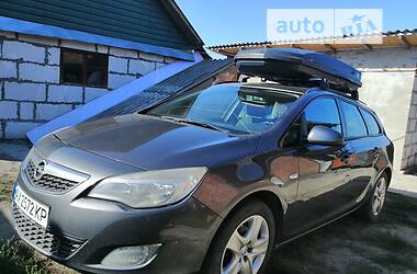 Opel Astra Sports Tourer  2011