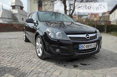 Opel Astra  2010