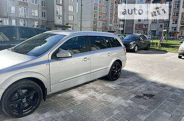 Opel Astra  2010