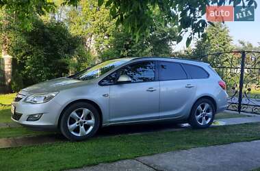 Opel Astra  2010