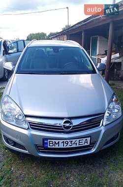 Opel Astra  2010