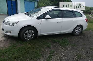 Opel Astra  2011