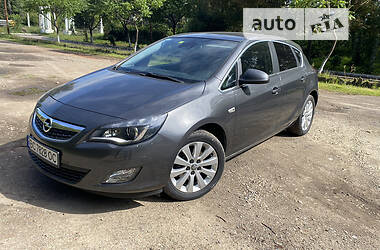 Opel Astra  2010