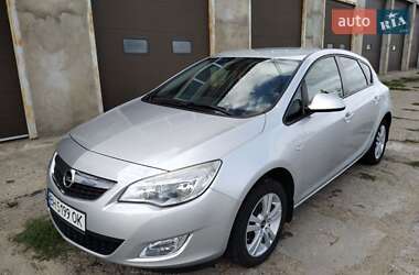 Opel Astra 2011