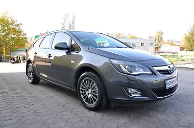 Opel Astra  2011