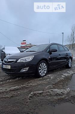 Opel Astra  2011