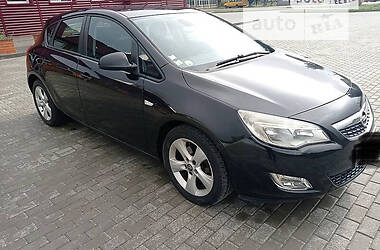 Opel Astra  2010