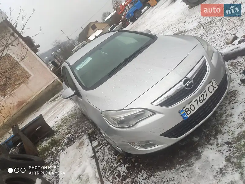 Opel Astra 2012
