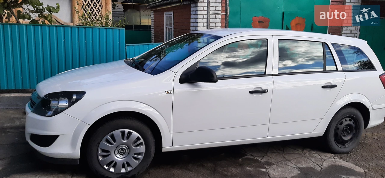 2010 Opel Astra - мініатюра 2