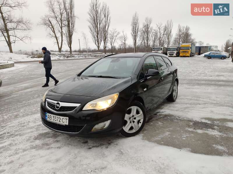 Універсал Opel Astra
