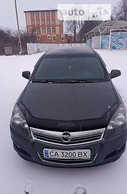 Opel Astra  2012