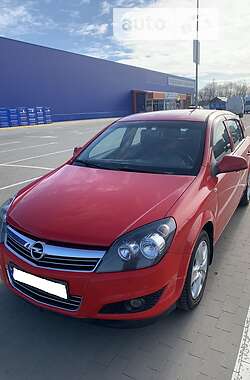 Opel Astra  2012