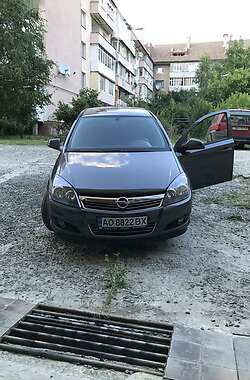 Opel Astra  2012