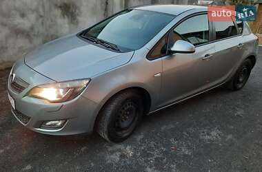 Opel Astra  2010