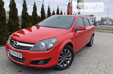 Opel Astra  2010