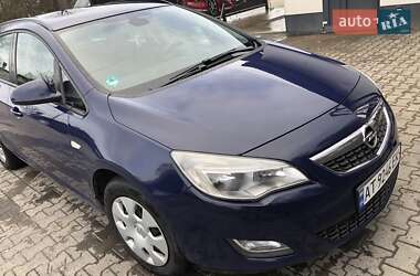 Opel Astra  2011