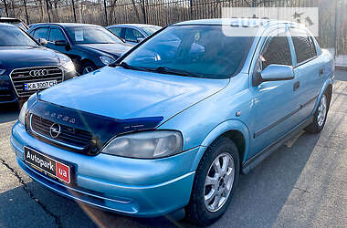 Opel Astra  2004