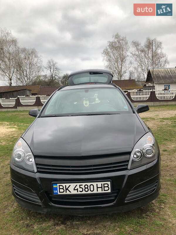 Opel Astra 2005 року в Рівному