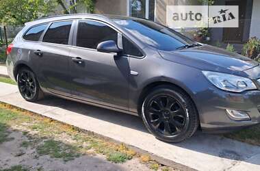 Opel Astra Sports Tourer 2010