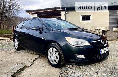 Opel Astra  2011