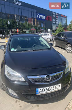 Opel Astra  2012