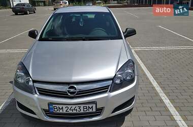 Opel Astra  2011