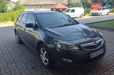 Opel Astra  2012