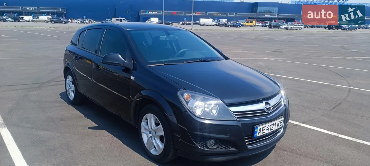 2012 Opel Astra - фото 1