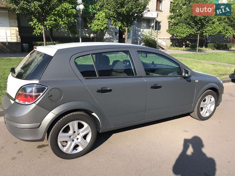 Opel Astra 2009 року в Полтаві