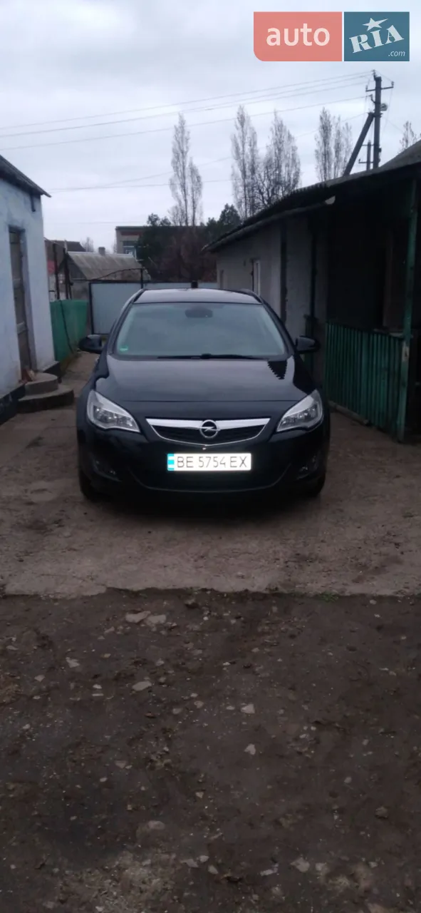 2012 Opel Astra - фото 1