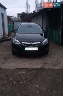 Opel Astra 2012