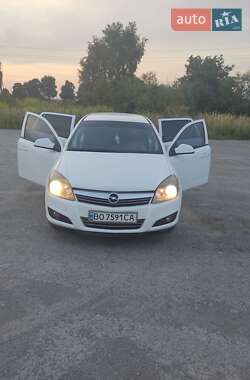 Opel Astra  2011