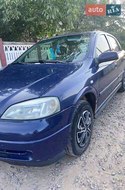 Opel Astra  2004