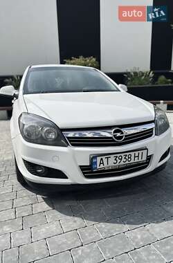 Opel Astra  2011