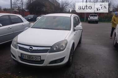 Opel Astra  2010