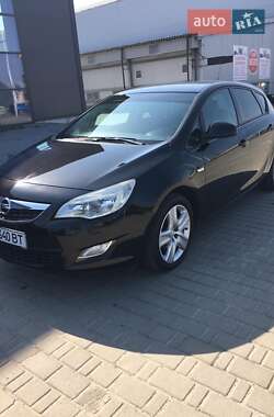 Opel Astra 2011
