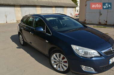Opel Astra  2012