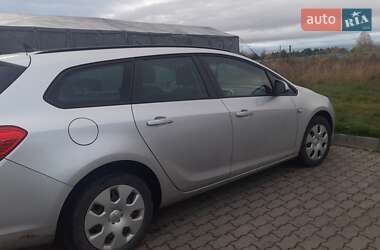 Opel Astra  2012