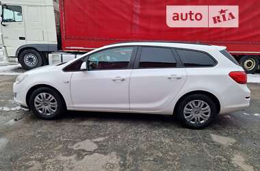 Opel Astra  2011