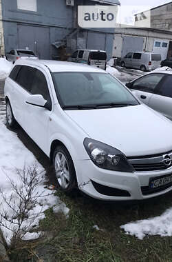 Opel Astra  2010