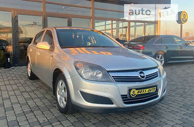 Opel Astra  2010