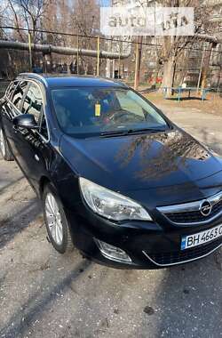 Opel Astra  2012