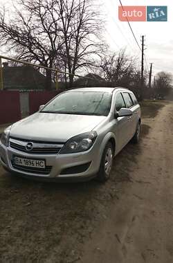 Opel Astra  2011