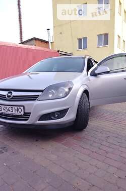 Opel Astra  2013