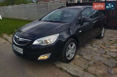 Opel Astra  2011