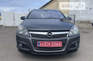 Opel Astra  2010