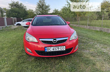 Opel Astra  2011