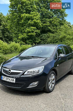 Opel Astra  2012